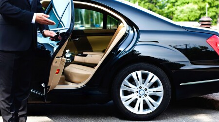 Особенности аренды авто с водителем для междугородней поездки